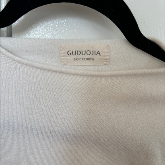 White long sleeve - Picture 2 of 2